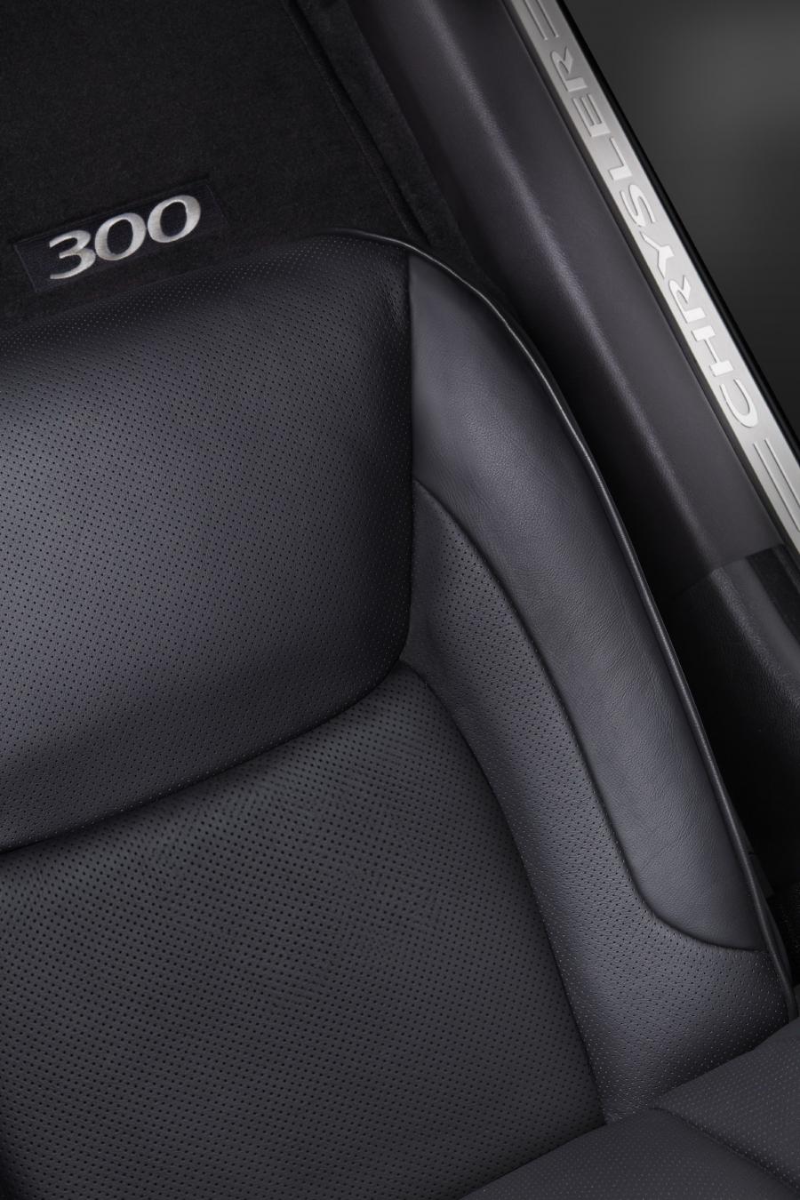  Chrysler 300C 2011 года  (фото 4 из 83)